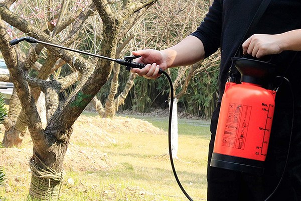 chemical lawn sprayers