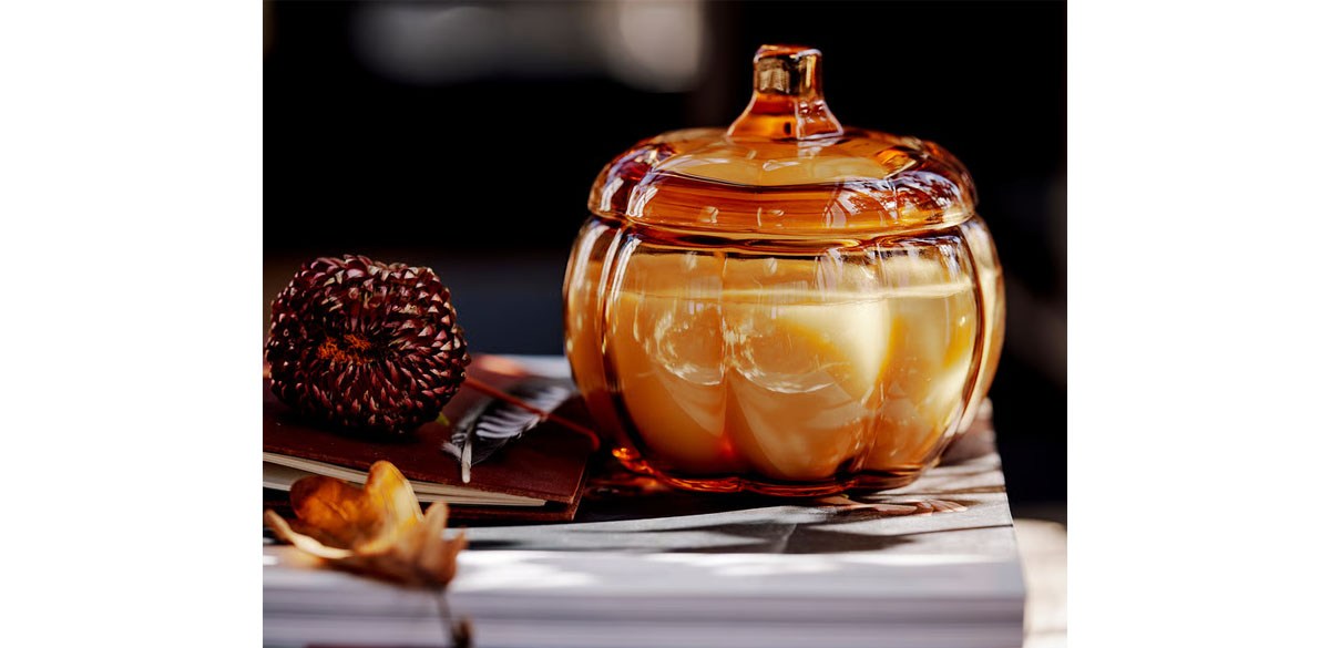 Scented candle in glass, 2 wicks, Spiced pumpkin-brown